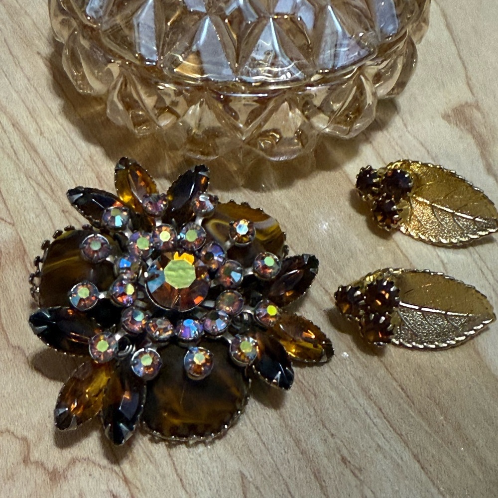 Vintage Brooch and Earring Set with Rhinestones